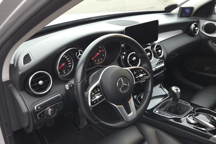 Sølv Mercedes C200 d fra 2020