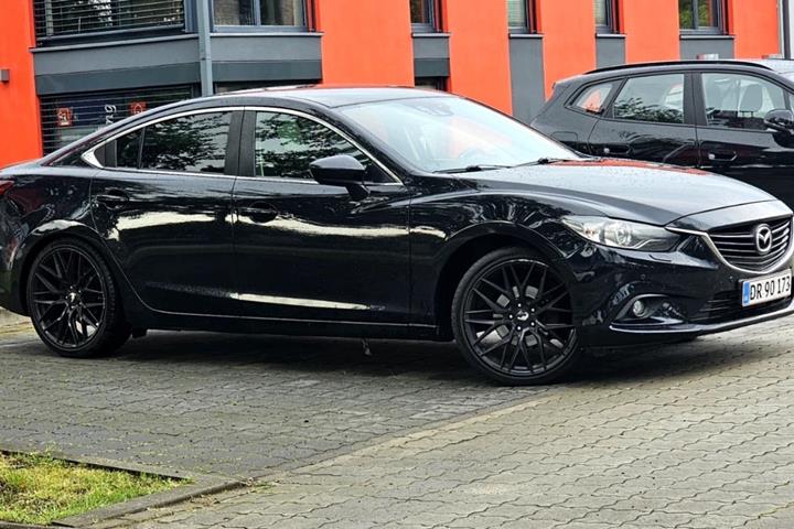 Sort Mazda 6 fra 2013
