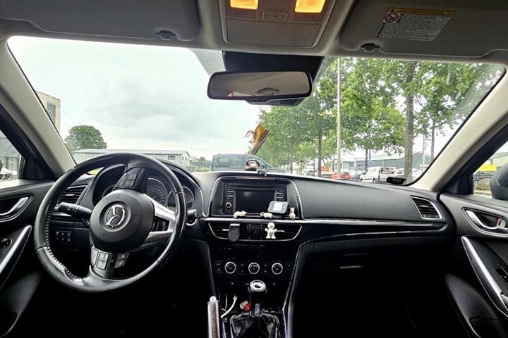 Sort Mazda 6 fra 2013