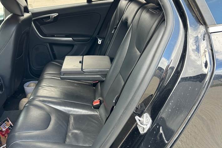 Sort Volvo V60 fra 2015