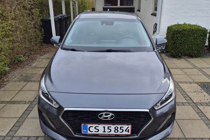 Grå Hyundai i30 fra 2020