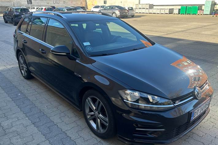 Sort VW Golf VII fra 2020