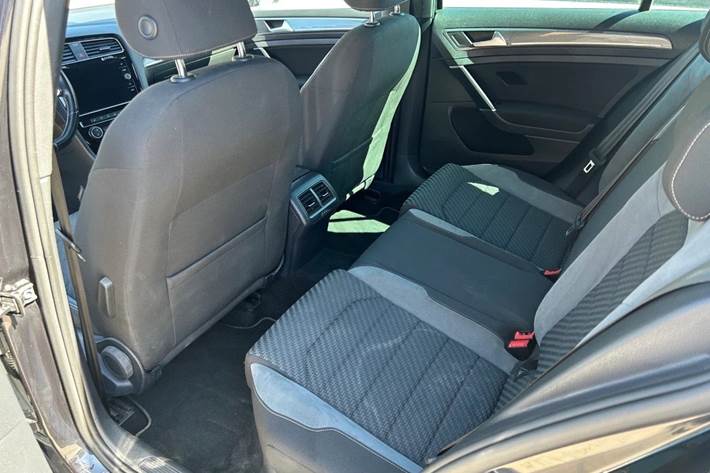 Sort VW Golf VII fra 2020