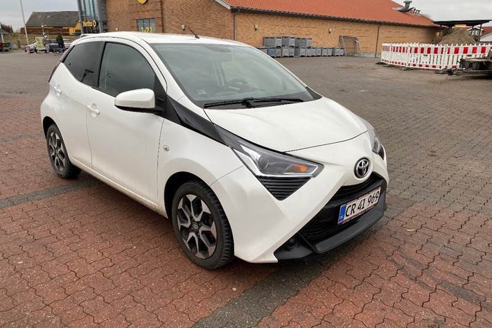 Hvid Toyota Aygo fra 2019