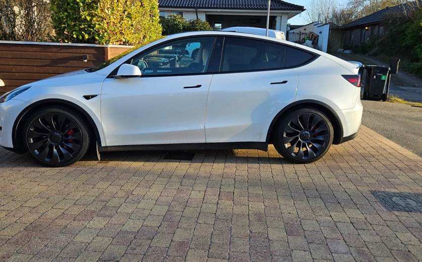 Tesla Model Y Performance AWD