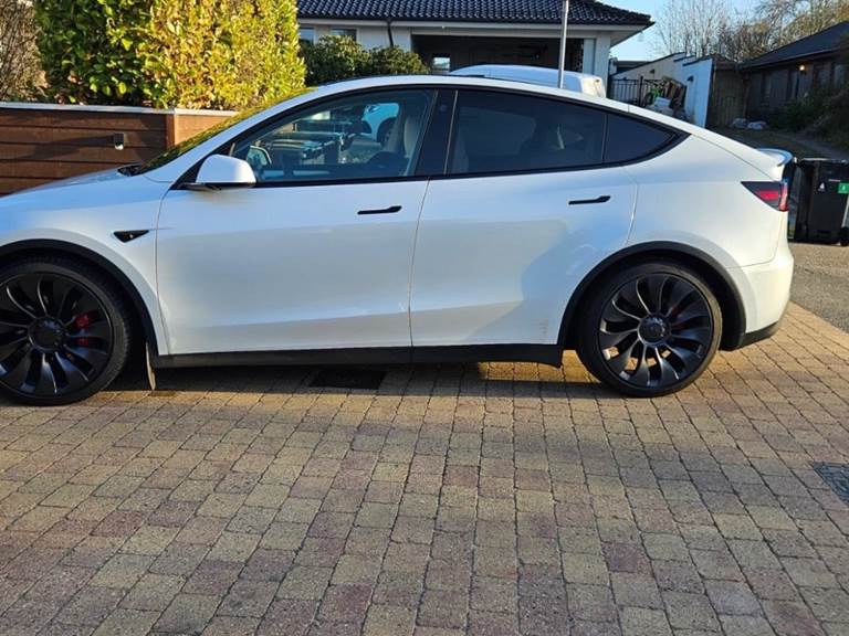 Tesla Model Y Performance AWD
