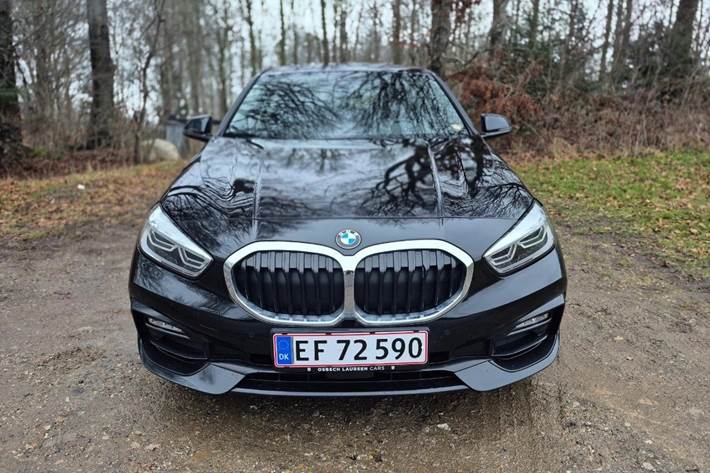 Sort BMW 116d fra 2020