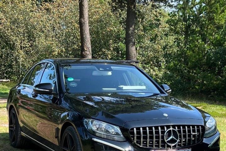 Sort Mercedes C220 fra 2014