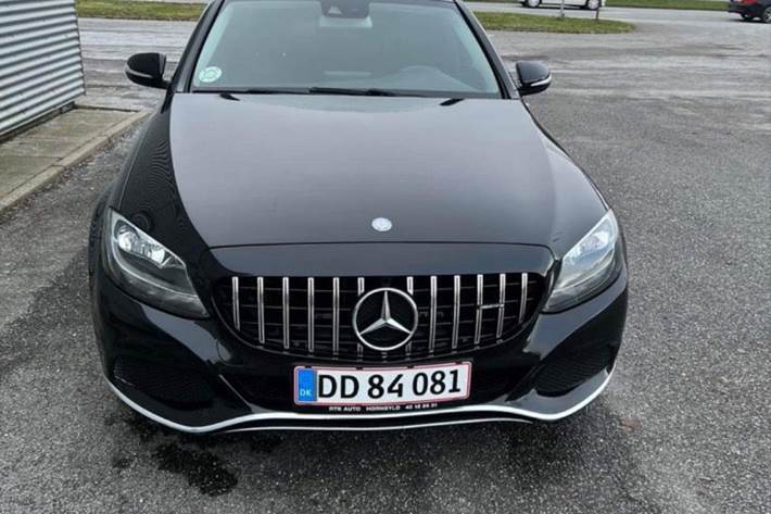 Sort Mercedes C220 fra 2014