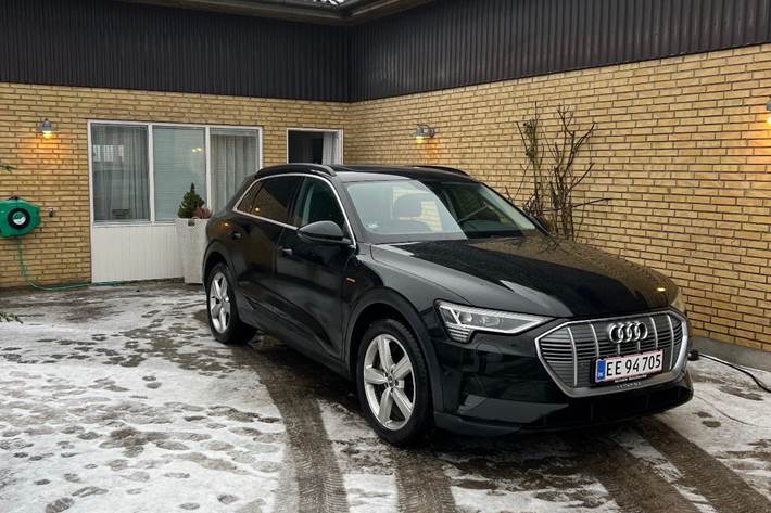 Sort Audi e-tron fra 2021