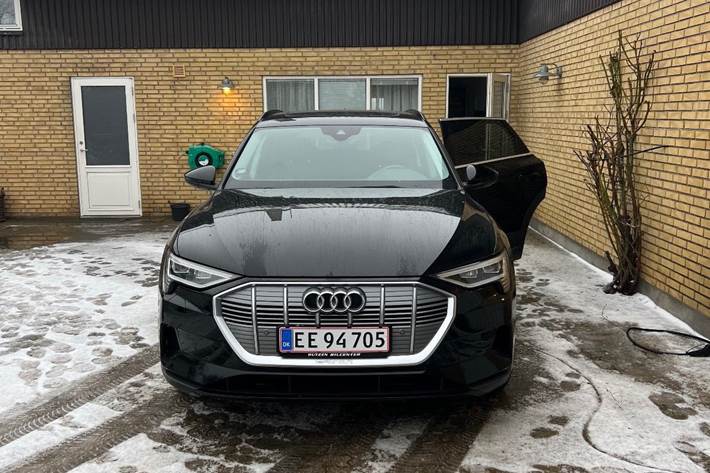 Sort Audi e-tron fra 2021