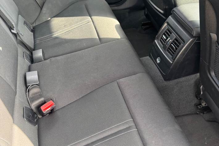 Grå BMW 118d fra 2019
