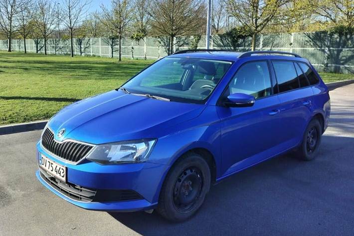 Blå Skoda Fabia fra 2017