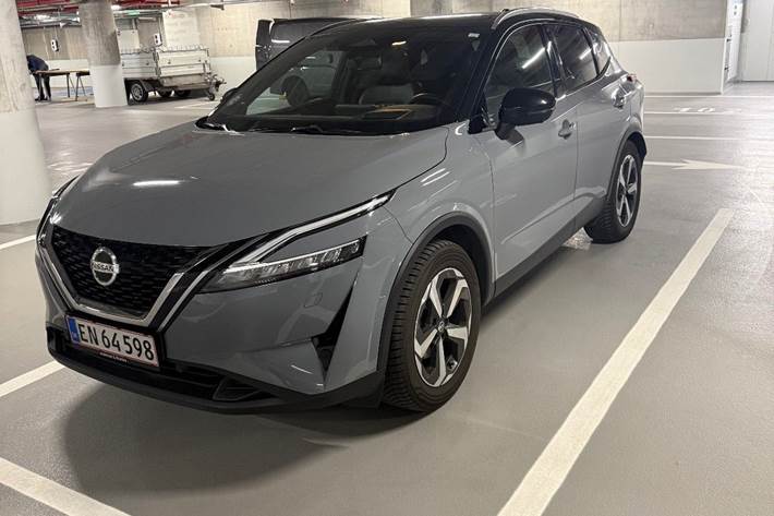 Grå Nissan Qashqai fra 2021