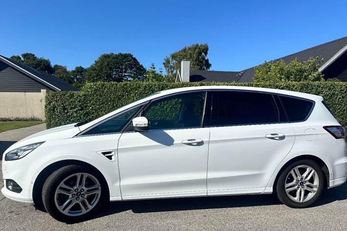 Hvid Ford S-MAX fra 2015