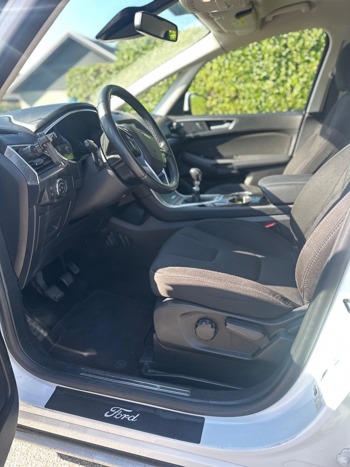 Hvid Ford S-MAX fra 2015