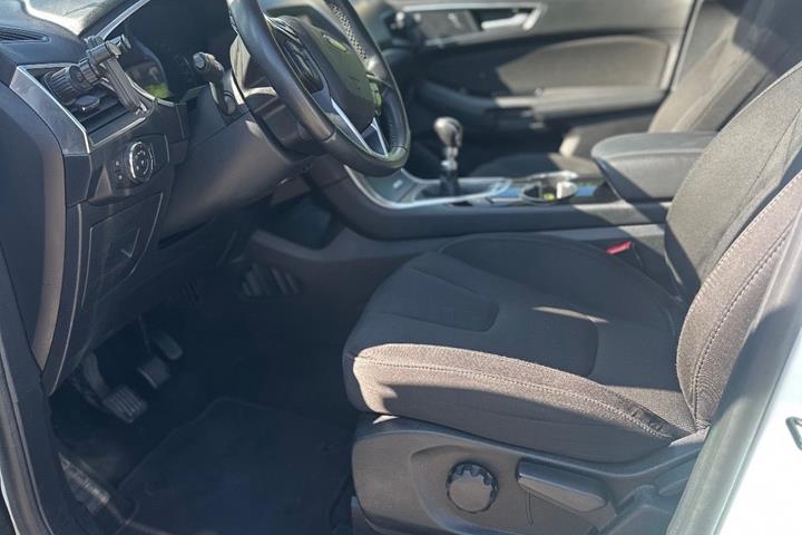Hvid Ford S-MAX fra 2015