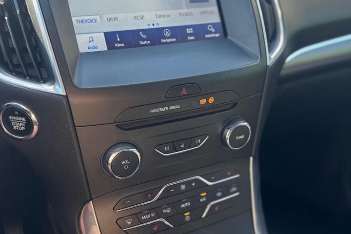 Hvid Ford S-MAX fra 2015