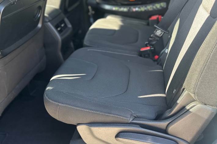 Hvid Ford S-MAX fra 2015
