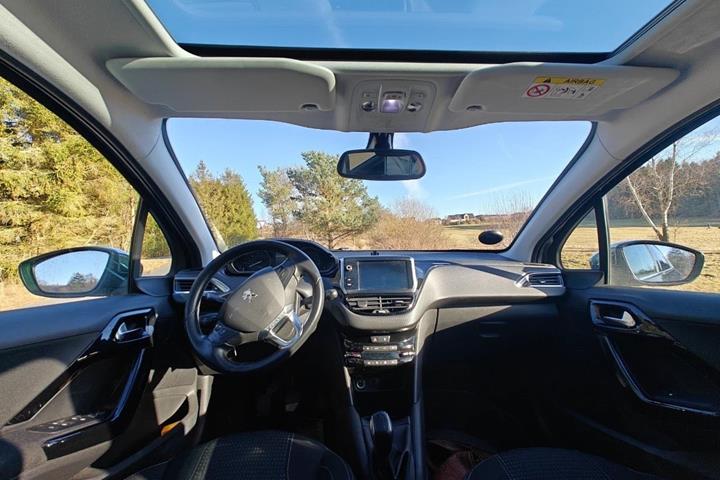Sort Peugeot 208 fra 2019