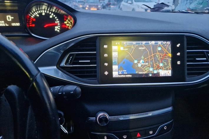 Sort Peugeot 308 fra 2017