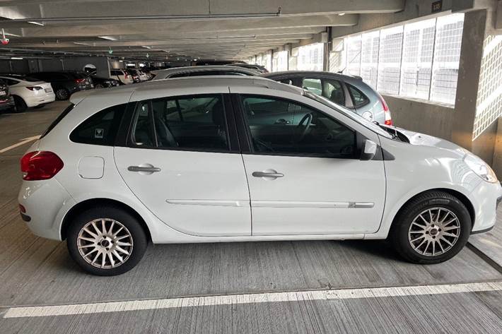 Hvid Renault Clio III fra 2012