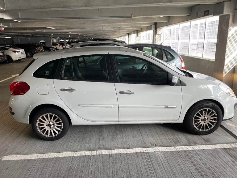 Renault Clio III 1,2 16V Avantage Sport Tourer