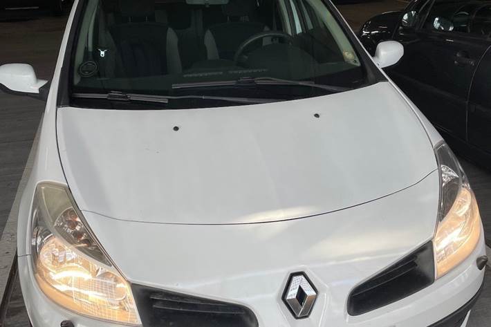 Hvid Renault Clio III fra 2012