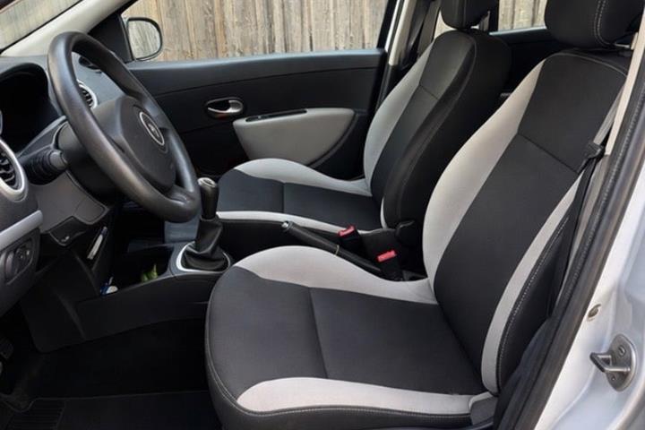 Hvid Renault Clio III fra 2012