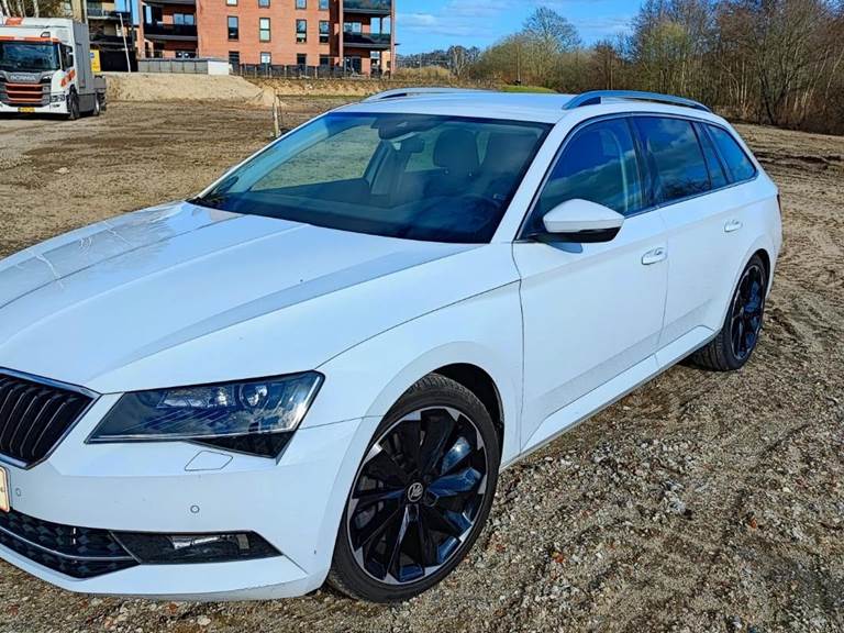 Skoda Superb 2,0 TSi 280 Style Combi DSG 4x4