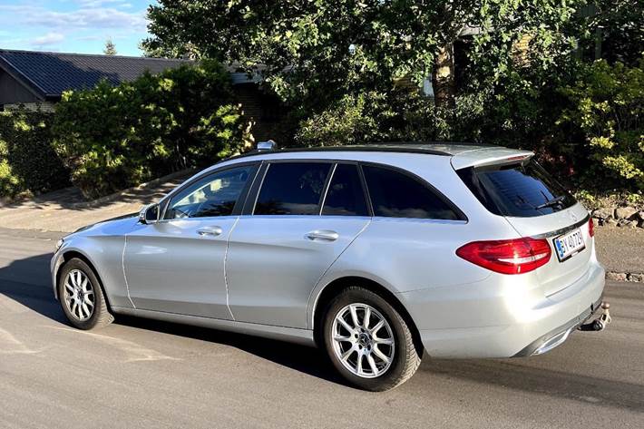Grå Mercedes C220 d fra 2017