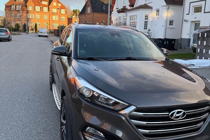 Grå Hyundai Tucson fra 2017