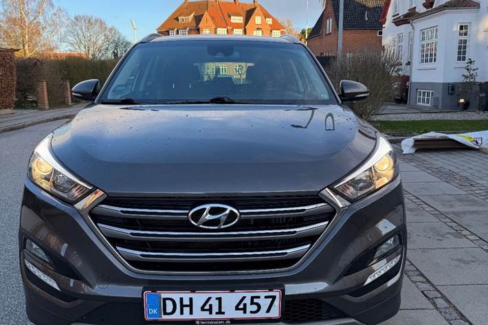 Grå Hyundai Tucson fra 2017