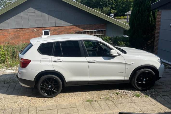 Hvid BMW X3 fra 2014