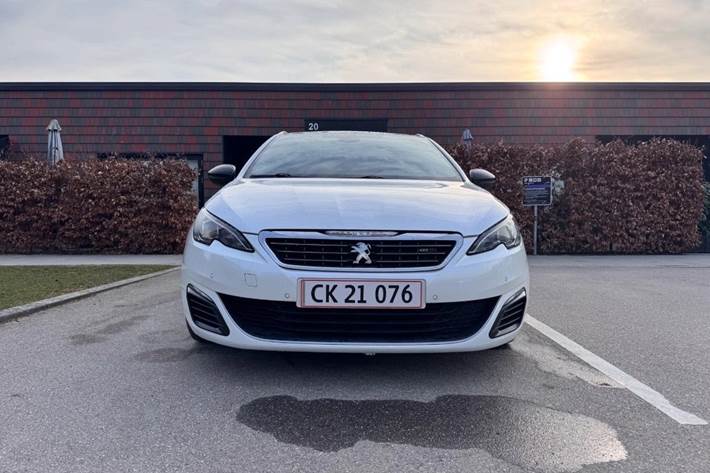 Hvid Peugeot 308 fra 2015