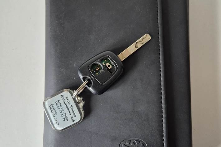 Grå Toyota Aygo fra 2009