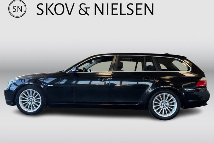 Sort BMW 520d fra 2008