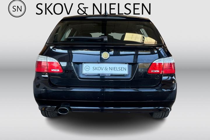 Sort BMW 520d fra 2008