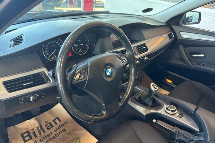 Sort BMW 520d fra 2008