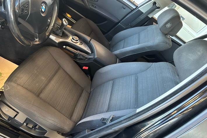 Sort BMW 520d fra 2008