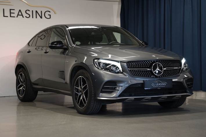 Grå Mercedes GLC43 fra 2017