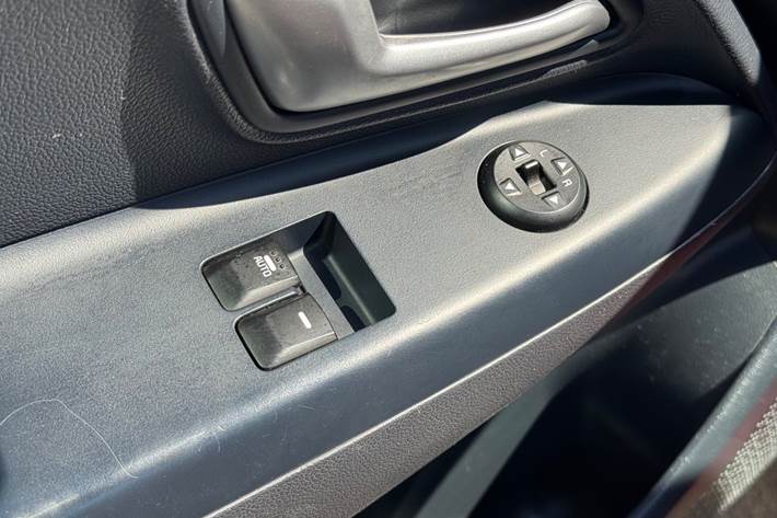 Rød Kia Rio fra 2016