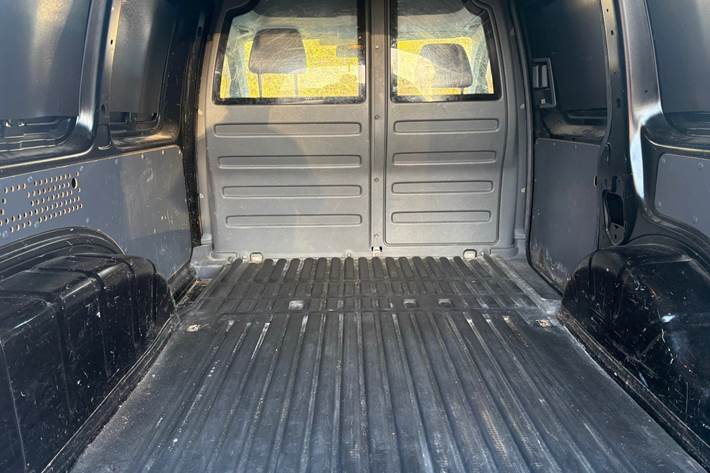 Gul VW Caddy fra 2014
