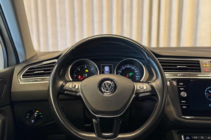 Hvid VW Tiguan fra 2019