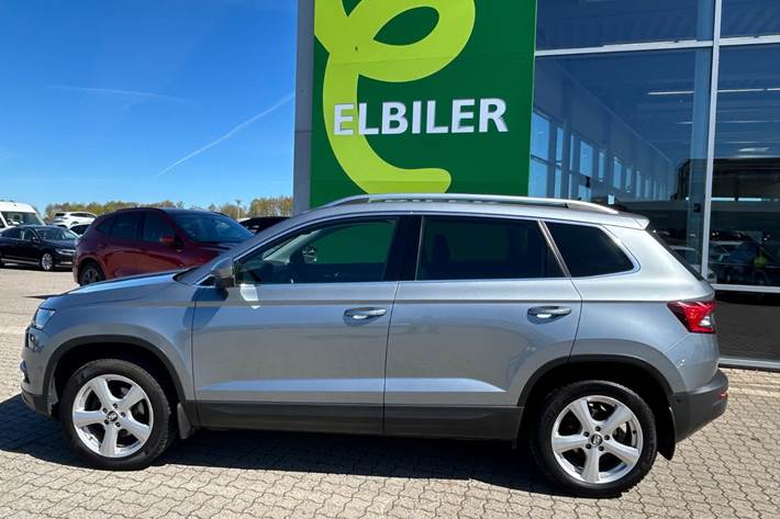 Grå Skoda Karoq fra 2021