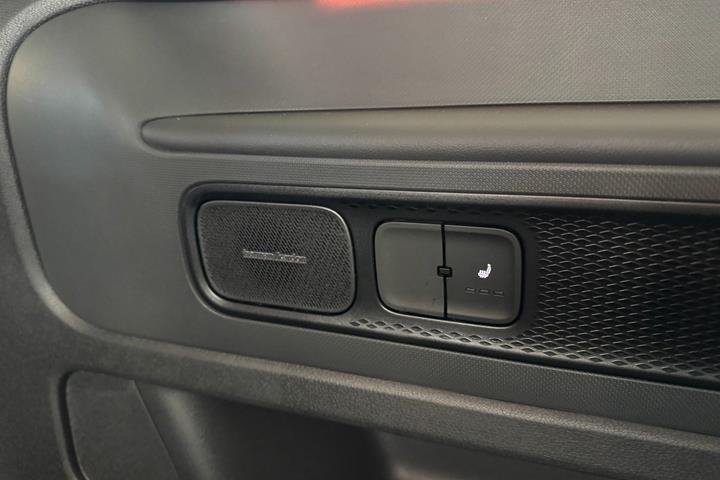 Sølv VW ID.Buzz fra 2025
