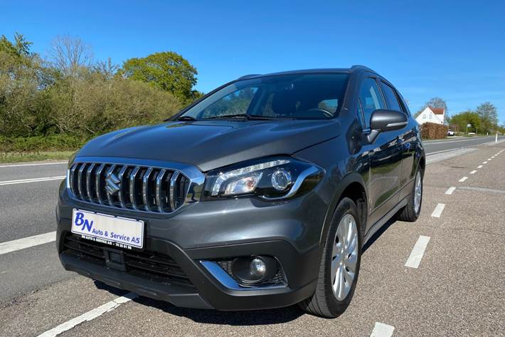 Grå Suzuki S-Cross fra 2021