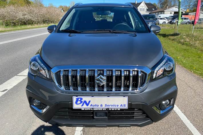 Grå Suzuki S-Cross fra 2021