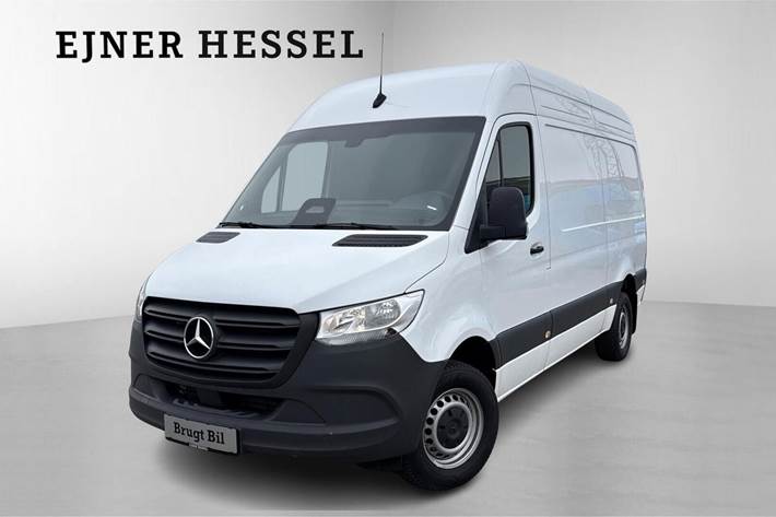 Hvid Mercedes Sprinter 317 fra 2024