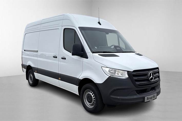 Hvid Mercedes Sprinter 317 fra 2024